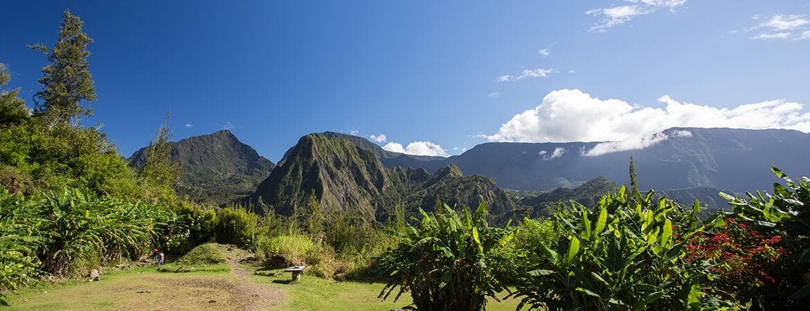 Paysage de La Réunion — montagnes et végétation tropicale